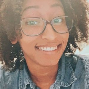 Meet your Posher, Alicia